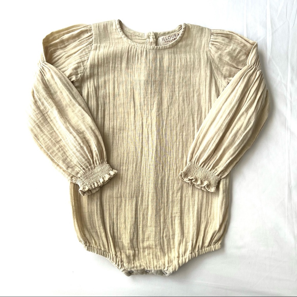 • Illoura the Label Cream Ruched Sleeve Bodysuit •